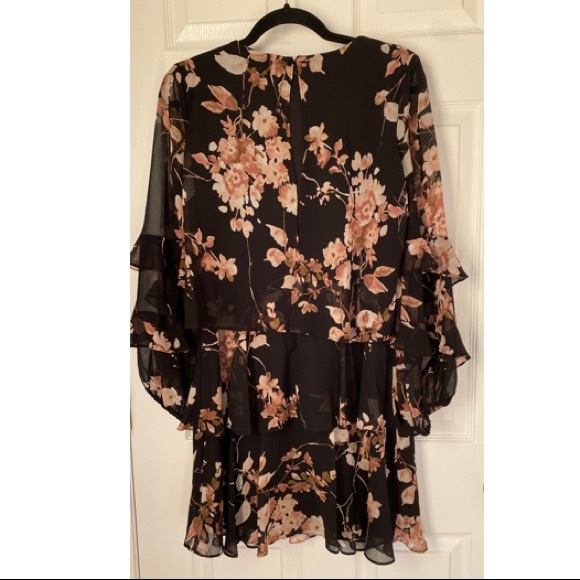 Taylor flowery ruffled dress - Picture 6 of 7